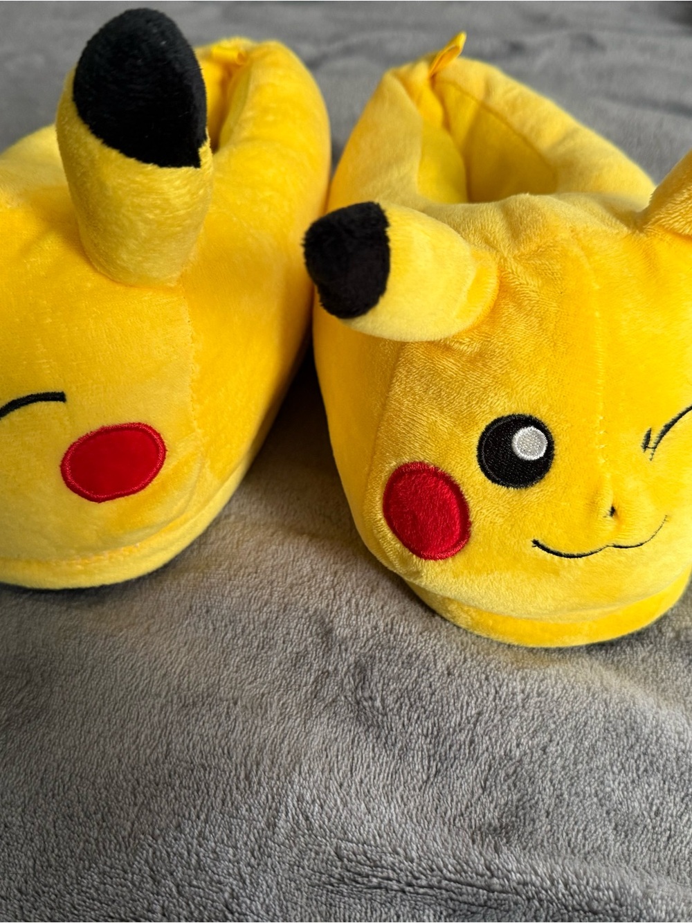 NWOT Yellow Pikachu Plush Kids Slippers